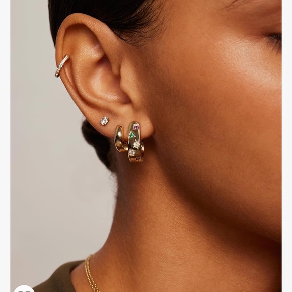 ✨ NWT Gold & hoop earrings ✨ - Picture 4 of 4